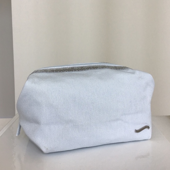 Biotherm Light blue cosmetic bag - Picture 1 of 3